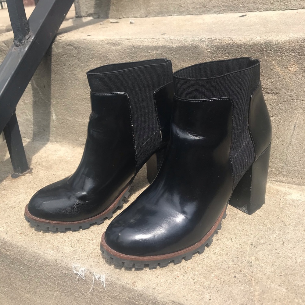 Steve Madden “Antyy” Chunky Chelsea Boot